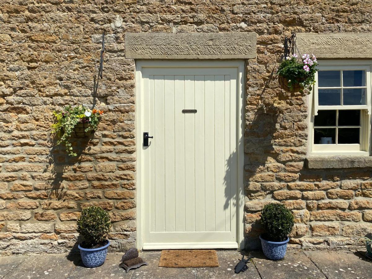 Old Orchard Cottage, Wykeham Scarborough Extérieur photo