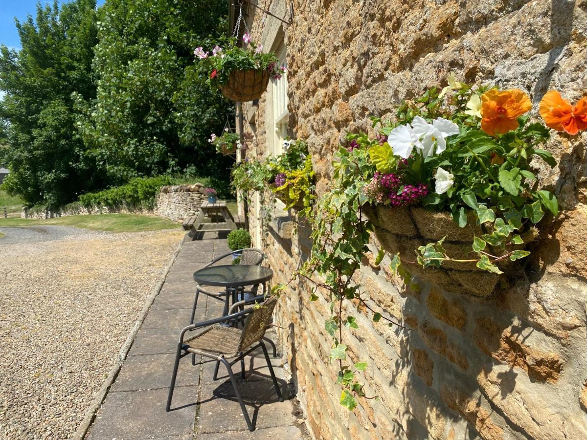 Old Orchard Cottage, Wykeham Scarborough Extérieur photo